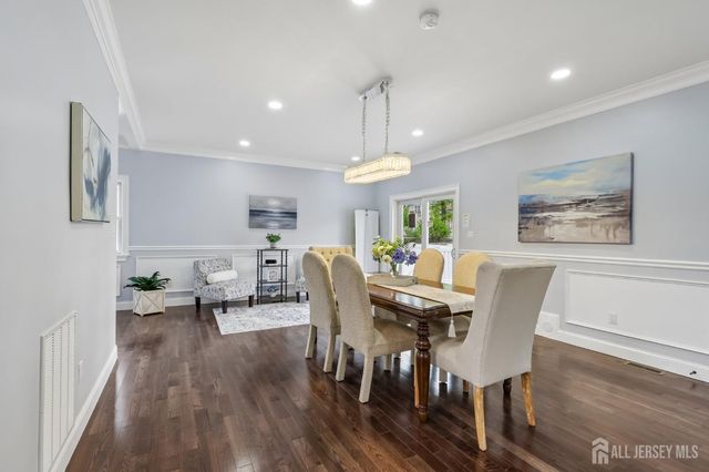 239 Suttons Lane, Edison, NJ 08817