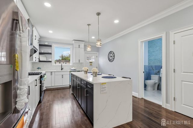239 Suttons Lane, Edison, NJ 08817
