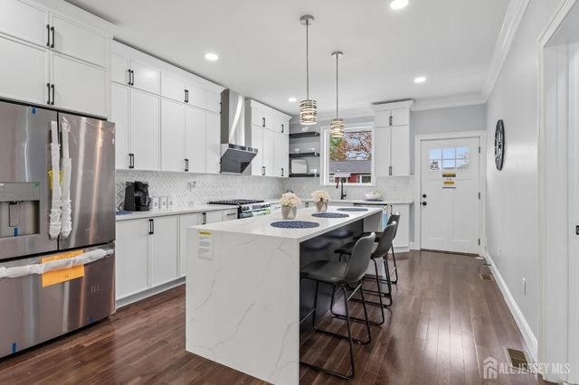 239 Suttons Lane, Edison, NJ 08817