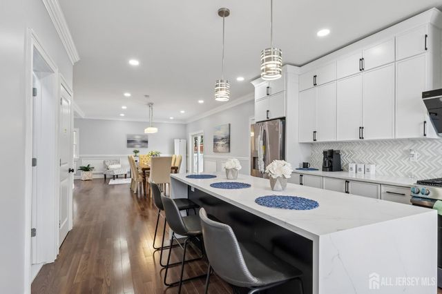 239 Suttons Lane, Edison, NJ 08817