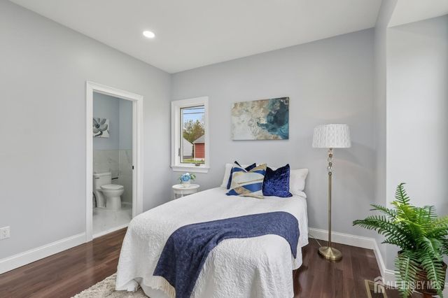 239 Suttons Lane, Edison, NJ 08817