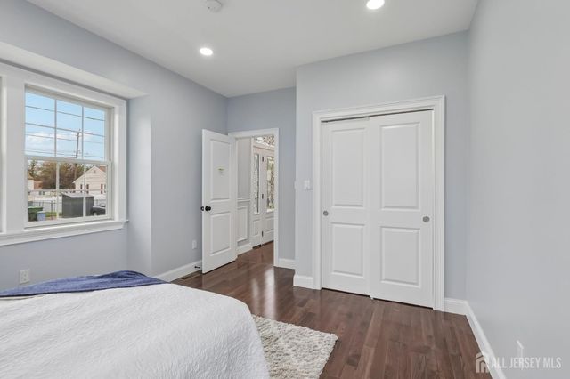239 Suttons Lane, Edison, NJ 08817