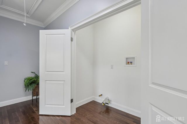 239 Suttons Lane, Edison, NJ 08817