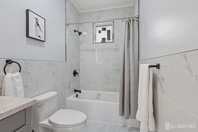 239 Suttons Lane, Edison, NJ 08817