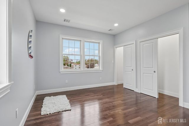 239 Suttons Lane, Edison, NJ 08817