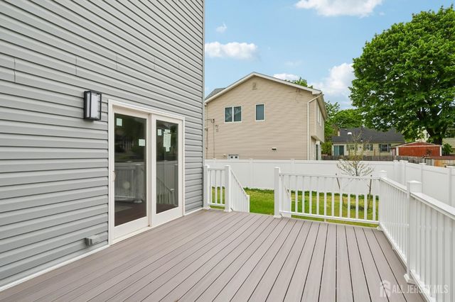 239 Suttons Lane, Edison, NJ 08817