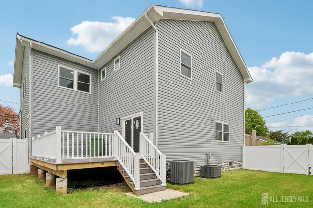 239 Suttons Lane, Edison, NJ 08817