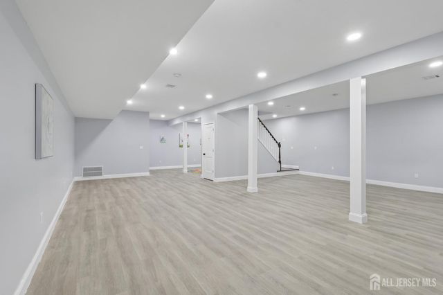 239 Suttons Lane, Edison, NJ 08817