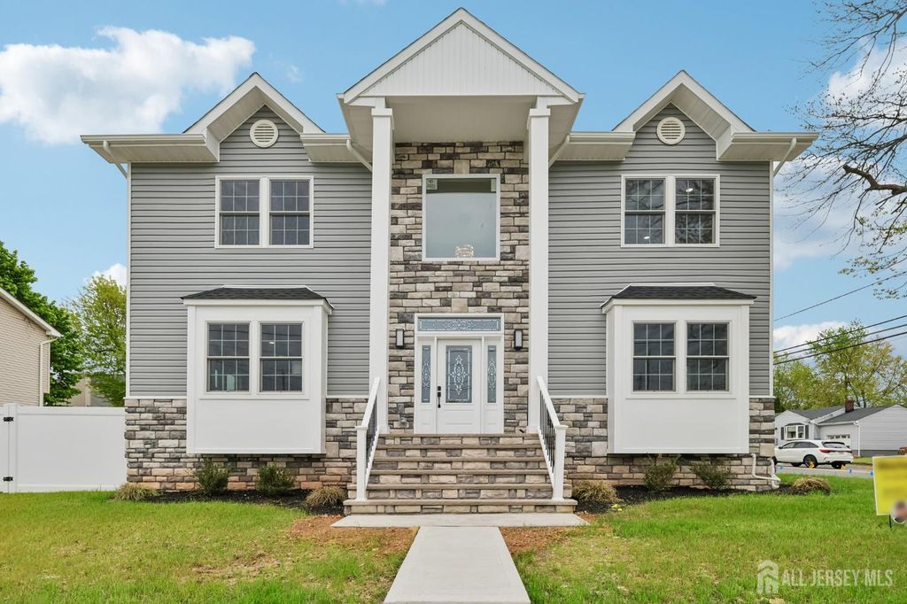 239 Suttons Lane, Edison, NJ 08817