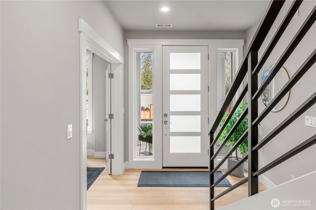 18554 Stone Avenue N, Shoreline, WA 98133