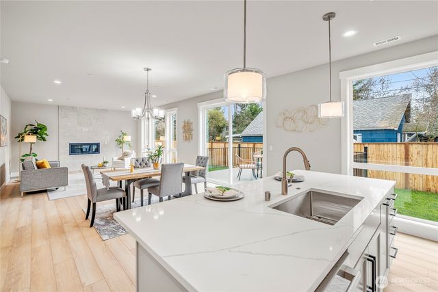 18554 Stone Avenue N, Shoreline, WA 98133