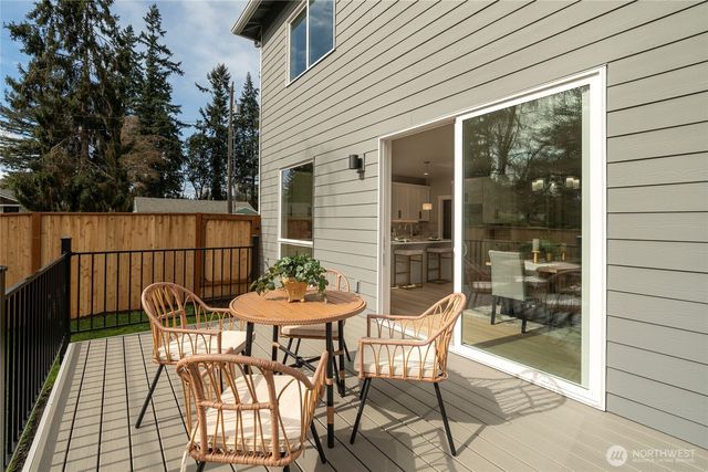 18554 Stone Avenue N, Shoreline, WA 98133