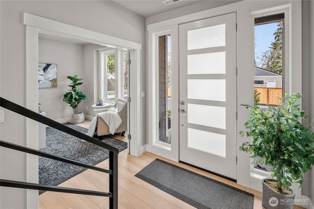 18554 Stone Avenue N, Shoreline, WA 98133