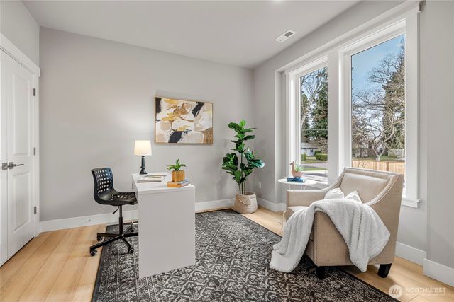 18554 Stone Avenue N, Shoreline, WA 98133