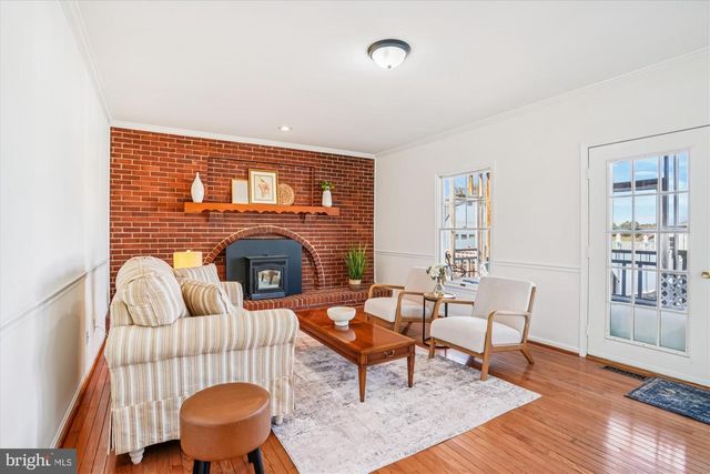 7951-D OLIVERS SHOP RD, La Plata, MD 20646