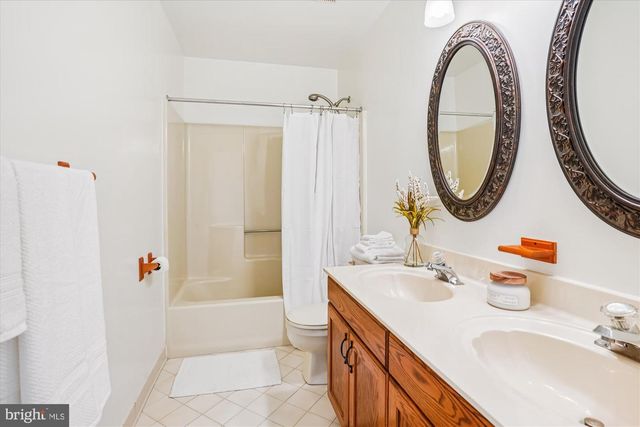 7951-D OLIVERS SHOP RD, La Plata, MD 20646