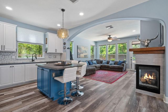 18 Cloud Bank Place, The Woodlands, TX 77382