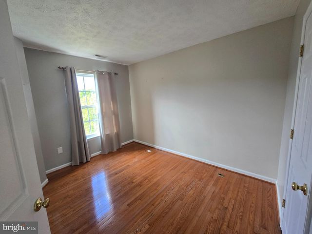 24 HALLSDALE CT, Baltimore, MD 21237