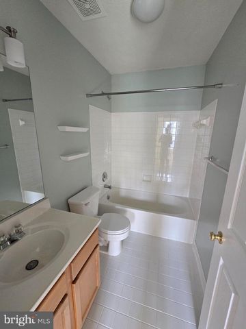 24 HALLSDALE CT, Baltimore, MD 21237