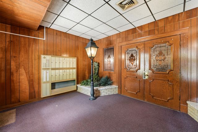 75 6th Avenue 304, La Grange, IL 60525