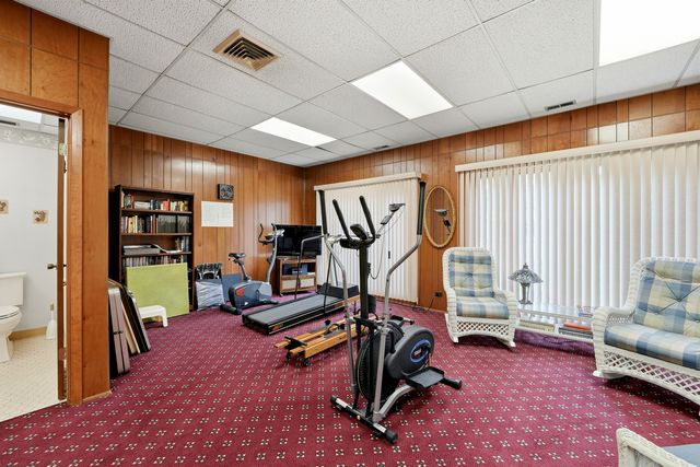 75 6th Avenue 304, La Grange, IL 60525