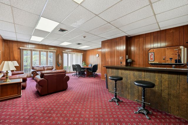75 6th Avenue 304, La Grange, IL 60525