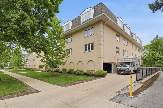 75 6th Avenue 304, La Grange, IL 60525