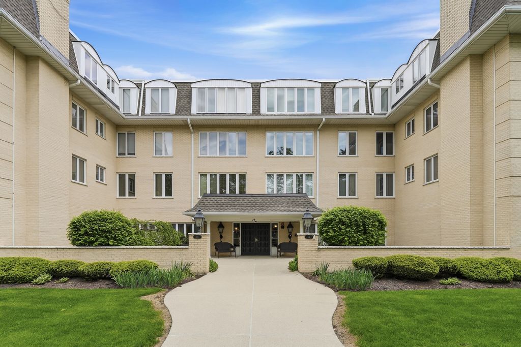 75 6th Avenue 304, La Grange, IL 60525