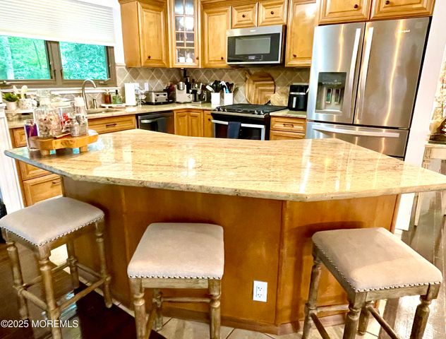5 Blackfoot Court, Toms River, NJ 08753