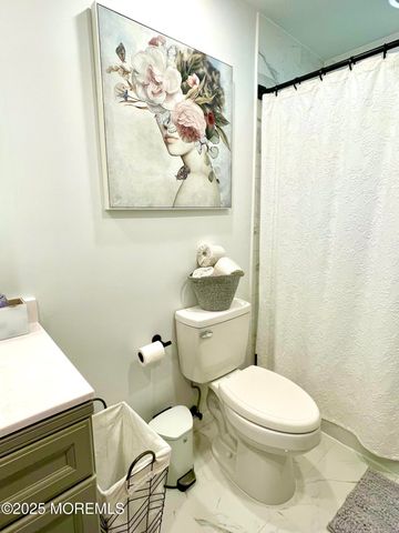 5 Blackfoot Court, Toms River, NJ 08753