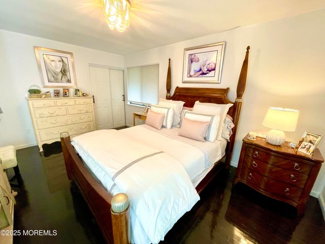 5 Blackfoot Court, Toms River, NJ 08753