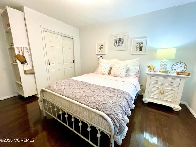5 Blackfoot Court, Toms River, NJ 08753