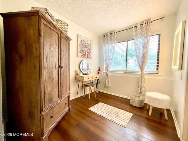 5 Blackfoot Court, Toms River, NJ 08753