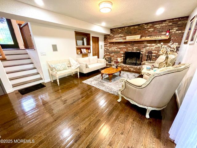 5 Blackfoot Court, Toms River, NJ 08753