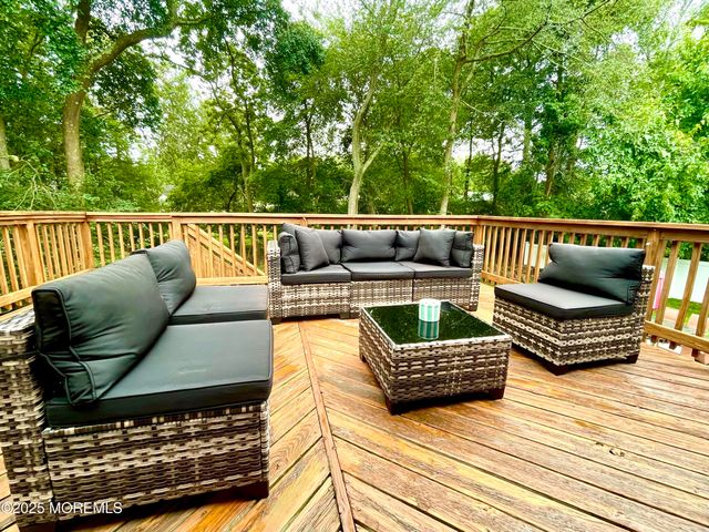 5 Blackfoot Court, Toms River, NJ 08753