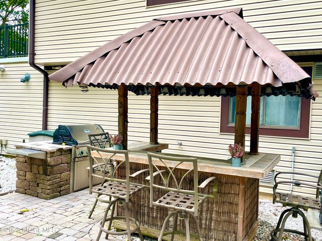 5 Blackfoot Court, Toms River, NJ 08753