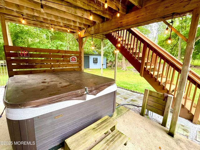 5 Blackfoot Court, Toms River, NJ 08753