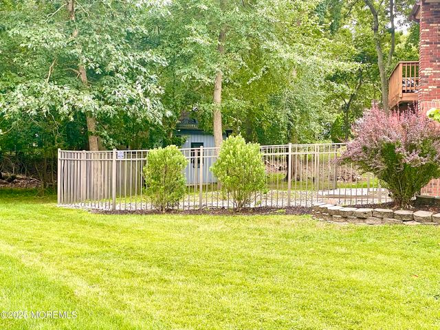 5 Blackfoot Court, Toms River, NJ 08753