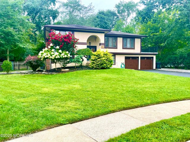 5 Blackfoot Court, Toms River, NJ 08753