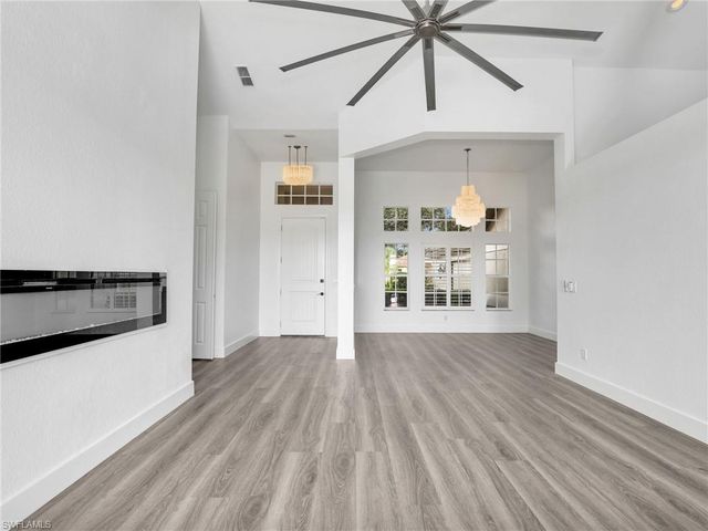 8983 Mustang Island CIR, Naples, FL 34113