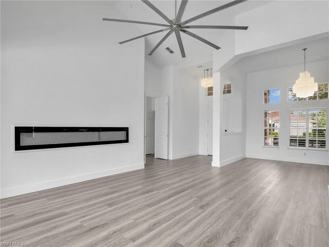 8983 Mustang Island CIR, Naples, FL 34113