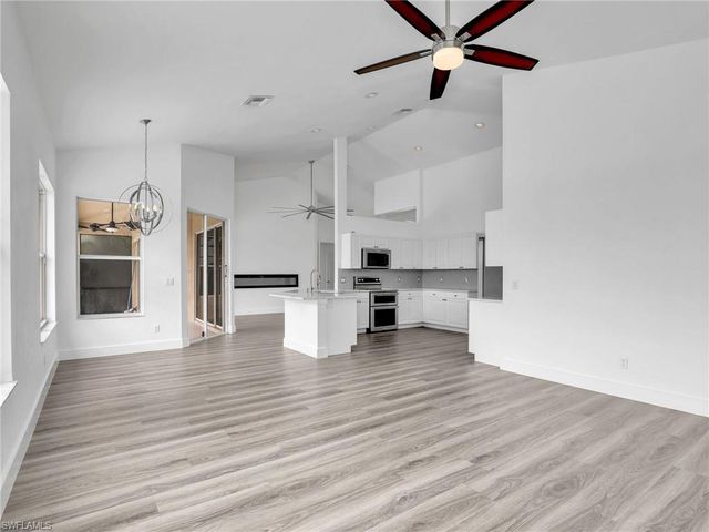 8983 Mustang Island CIR, Naples, FL 34113