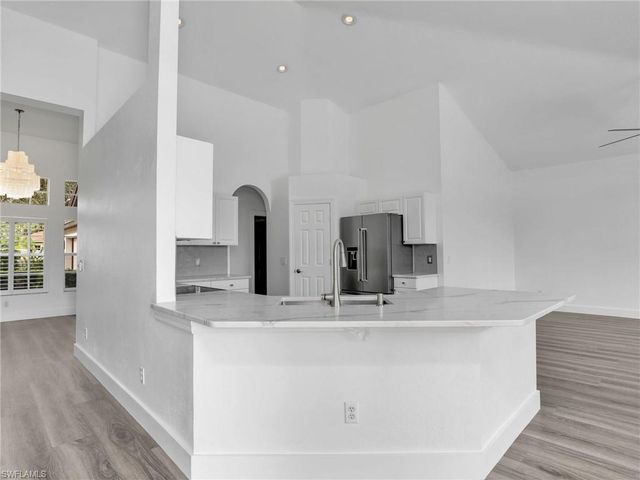 8983 Mustang Island CIR, Naples, FL 34113