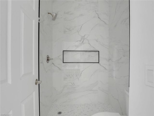 8983 Mustang Island CIR, Naples, FL 34113