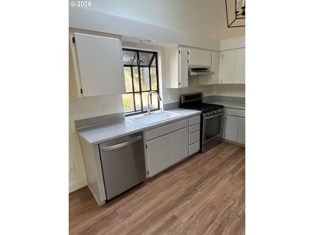 16474 Sw 104TH Ave, Portland, OR 97224