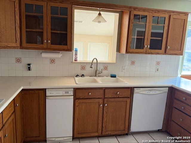 16 Encino Loma, Beeville, TX 78102