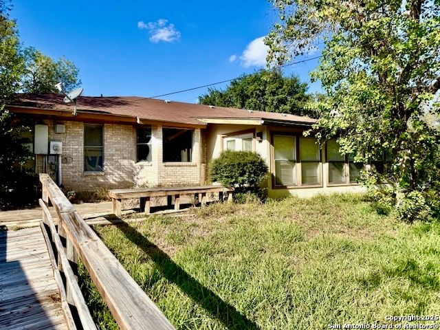 16 Encino Loma, Beeville, TX 78102