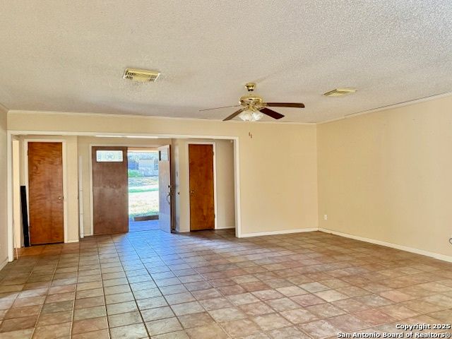 16 Encino Loma, Beeville, TX 78102