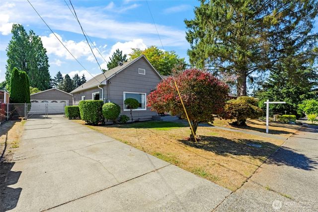 7412 S 8th Street, Tacoma, WA 98465