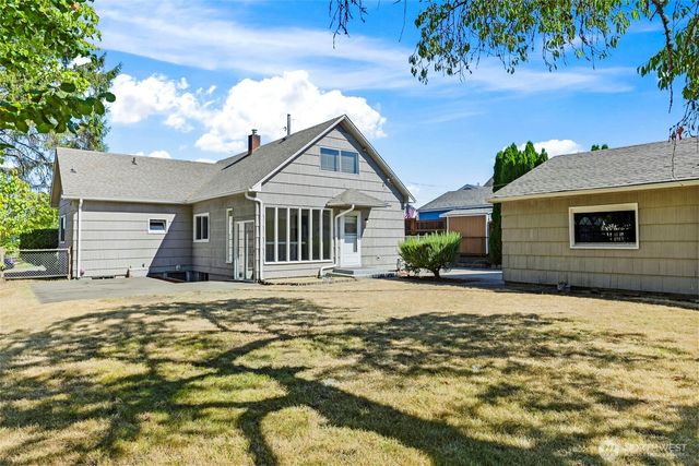 7412 S 8th Street, Tacoma, WA 98465